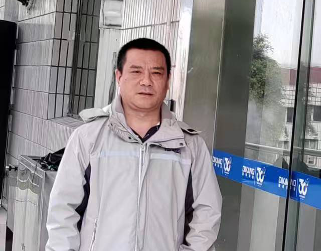 【太阳成集团tyc7111cc药业30周年人物专访】同心30载 同行太阳成集团tyc7111cc人——（三）邓入东：机会永远留给有准备的人