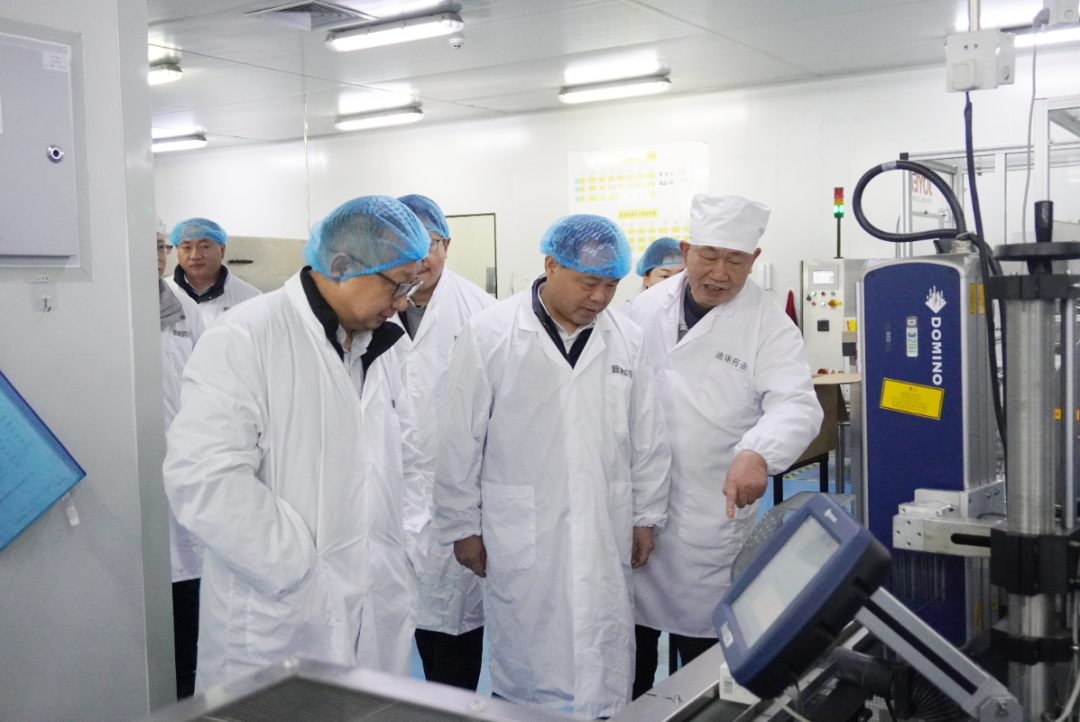 【企业新闻】重庆市万州经开区党工委副书记、管委会主任，区政府党组副书记钟涛一行莅临太阳成集团tyc7111cc药业考察调研